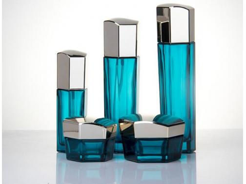 Cosmetic Glass Bottle Manufacturers